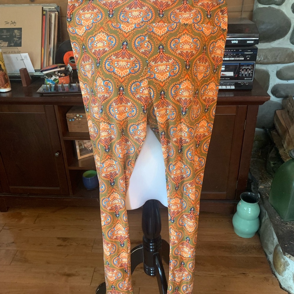 LuLuRoe Tall & Curvy leggings. Orange boho pattern. Great used condition.
